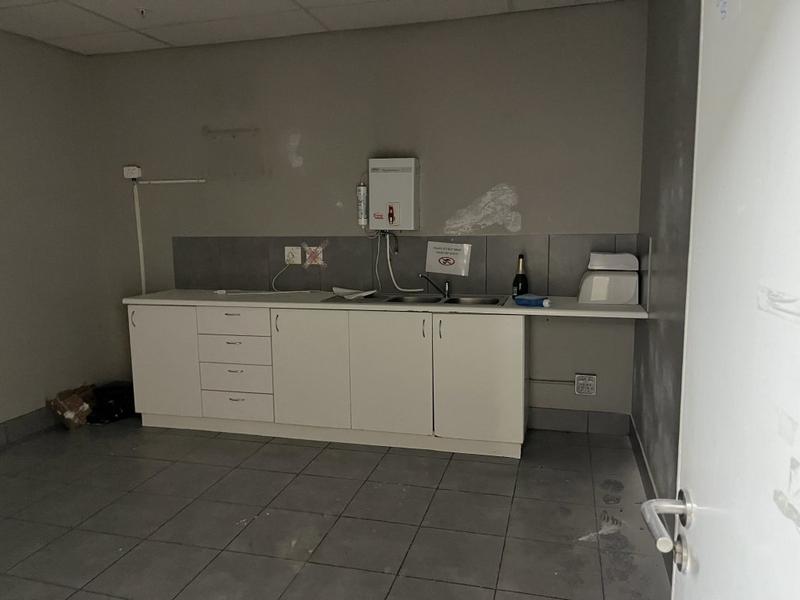 To Let commercial Property for Rent in Montague Gardens Western Cape